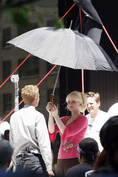 114708434-bryce-dallas-howard-and-topher-grace-during-gettyimages.jpg