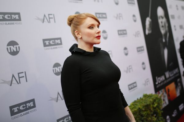 539136638-actress-bryce-dallas-howard-arrives-at-gettyimages.jpg