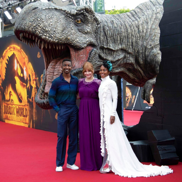 5B28d172614baf48daa89df9b2c91d5e9f5D_Film_premiere_2C2CJurassic_WorldAAAo_.jpg