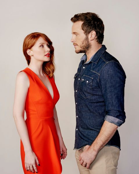 Bryce-Dallas-Howard-Steve-Schofield-Photoshoot-MovieFon-for-Jurassic-World-08.jpg