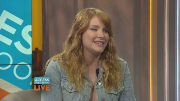 Bryce_Dallas_Howard_Talks_Family2C_TV_Obsessions____Jurassic_World__Memories___Access_Hollywood_28129_flv_20160614_191823_471.jpg