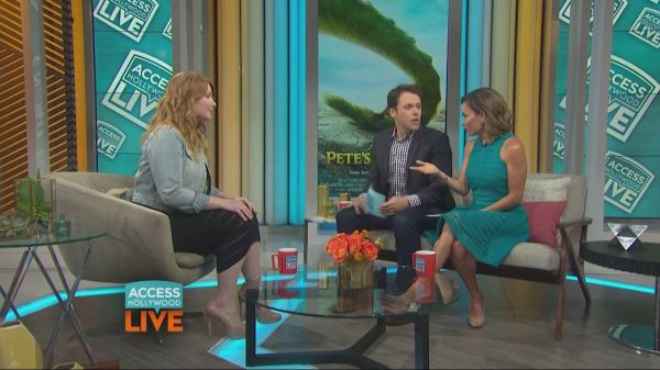 Bryce_Dallas_Howard_Talks_Family2C_TV_Obsessions____Jurassic_World__Memories___Access_Hollywood_28129_flv_20160614_191831_478.jpg