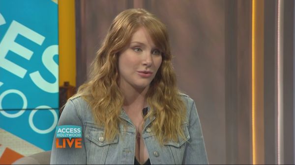 Bryce_Dallas_Howard_Talks_Family2C_TV_Obsessions____Jurassic_World__Memories___Access_Hollywood_28129_flv_20160614_191926_534.jpg