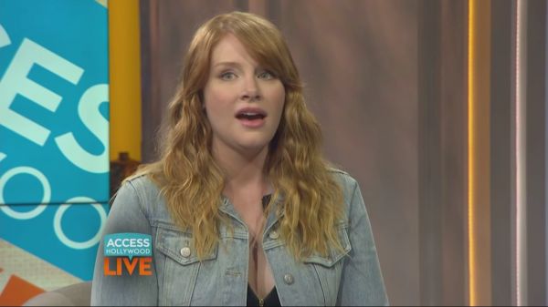 Bryce_Dallas_Howard_Talks_Family2C_TV_Obsessions____Jurassic_World__Memories___Access_Hollywood_28129_flv_20160614_191927_535.jpg