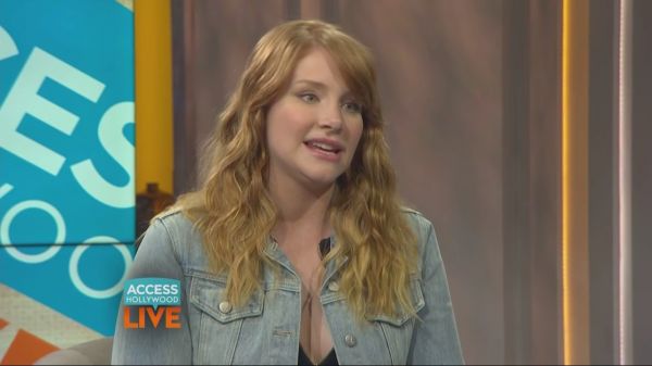 Bryce_Dallas_Howard_Talks_Family2C_TV_Obsessions____Jurassic_World__Memories___Access_Hollywood_28129_flv_20160614_191929_537.jpg