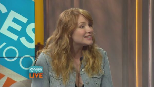 Bryce_Dallas_Howard_Talks_Family2C_TV_Obsessions____Jurassic_World__Memories___Access_Hollywood_28129_flv_20160614_192026_593.jpg