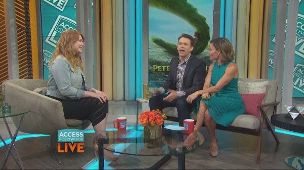 Bryce_Dallas_Howard_Talks_Family2C_TV_Obsessions____Jurassic_World__Memories___Access_Hollywood_28129_flv_20160614_192040_607.jpg