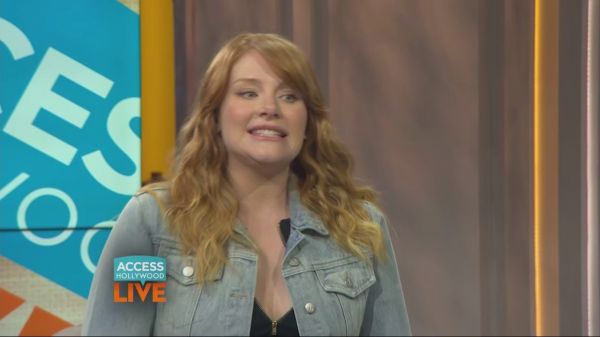 Bryce_Dallas_Howard_Talks_Family2C_TV_Obsessions____Jurassic_World__Memories___Access_Hollywood_28129_flv_20160614_192120_647.jpg