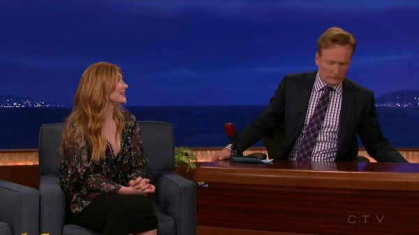 Conan_2016_10_24_Bryce_Dallas_Howard_720p_HDTV_x264-CROOKS5Beztv5D_mkv_20161026_032135_888.jpg