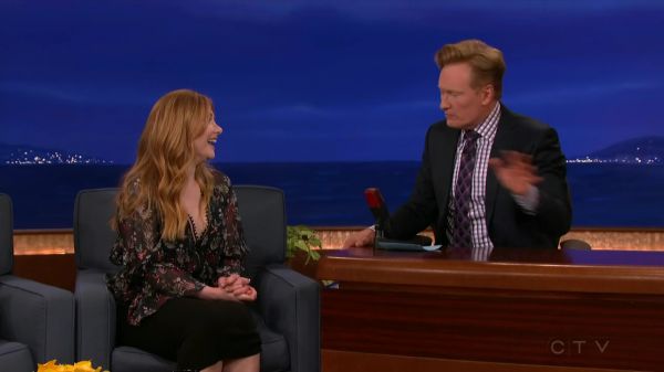 Conan_2016_10_24_Bryce_Dallas_Howard_720p_HDTV_x264-CROOKS5Beztv5D_mkv_20161026_032140_852.jpg