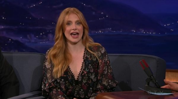 Conan_2016_10_24_Bryce_Dallas_Howard_720p_HDTV_x264-CROOKS5Beztv5D_mkv_20161026_032359_982.jpg