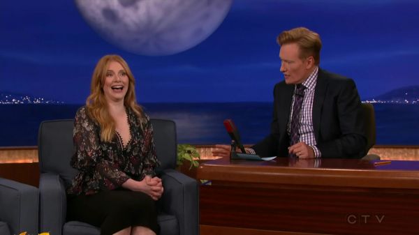 Conan_2016_10_24_Bryce_Dallas_Howard_720p_HDTV_x264-CROOKS5Beztv5D_mkv_20161026_032404_000.jpg