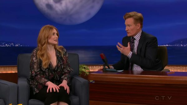 Conan_2016_10_24_Bryce_Dallas_Howard_720p_HDTV_x264-CROOKS5Beztv5D_mkv_20161026_032434_015.jpg