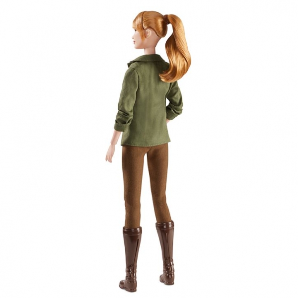 Jurassic-Wold-Claire-Barbie-doll2.jpg
