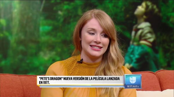 Magico_y_encantador_El_dragon_que_conquisto_a_Bryce_Dallas_Howard_-_Univision_281029_mp4_20160728_025303_072.jpg