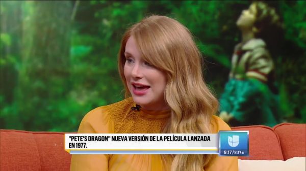 Magico_y_encantador_El_dragon_que_conquisto_a_Bryce_Dallas_Howard_-_Univision_281029_mp4_20160728_025305_075.jpg