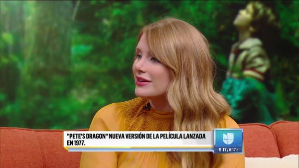 Magico_y_encantador_El_dragon_que_conquisto_a_Bryce_Dallas_Howard_-_Univision_281029_mp4_20160728_025310_194.jpg