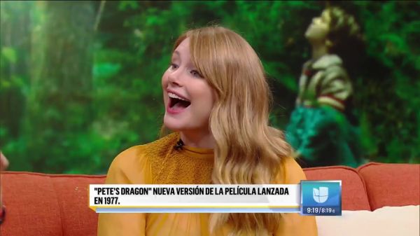 Magico_y_encantador_El_dragon_que_conquisto_a_Bryce_Dallas_Howard_-_Univision_281029_mp4_20160728_025547_594.jpg