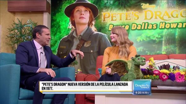 Magico_y_encantador_El_dragon_que_conquisto_a_Bryce_Dallas_Howard_-_Univision_281029_mp4_20160728_025623_302.jpg