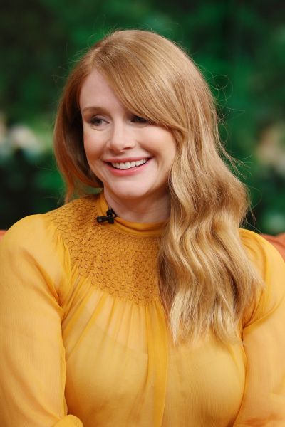 actress-bryce-dallas-howard-is-seen-on-the-set-of-despierta-america-picture-id583764988.jpg