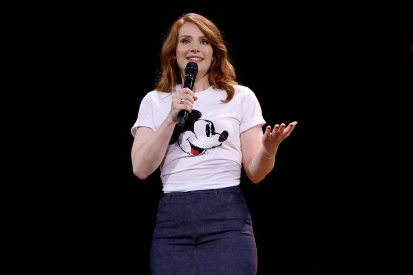 bryce-dallas-howard-2015-d23-expo-day-2-anaheim-convention-center-in-anaheim-081515-6.jpg