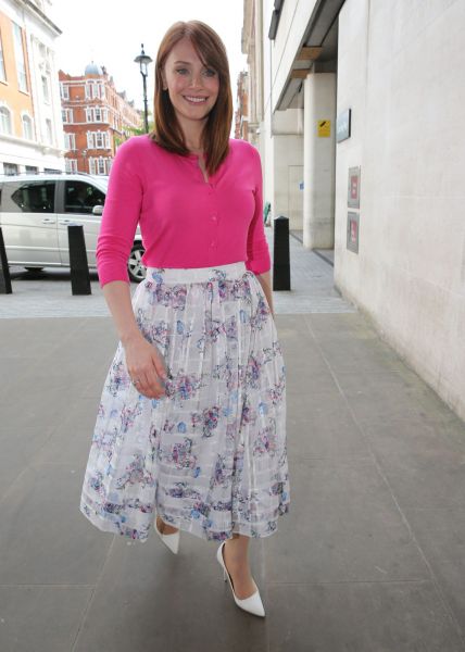 bryce-dallas-howard-at-bbc-radio-2-in-london-may-2015_5.jpg