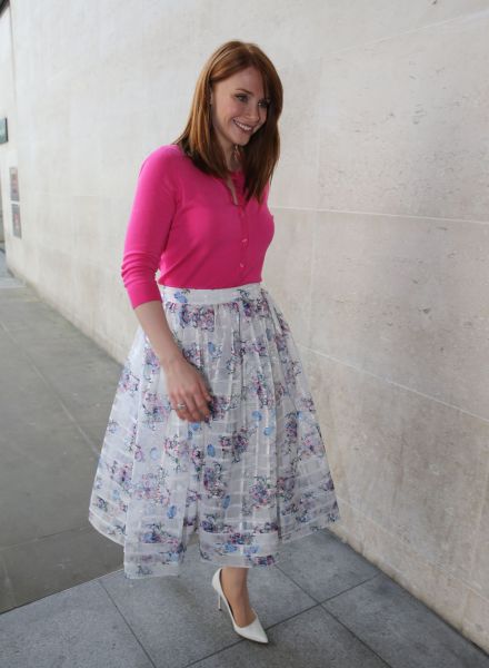 bryce-dallas-howard-at-bbc-radio-2-in-london-may-2015_6.jpg