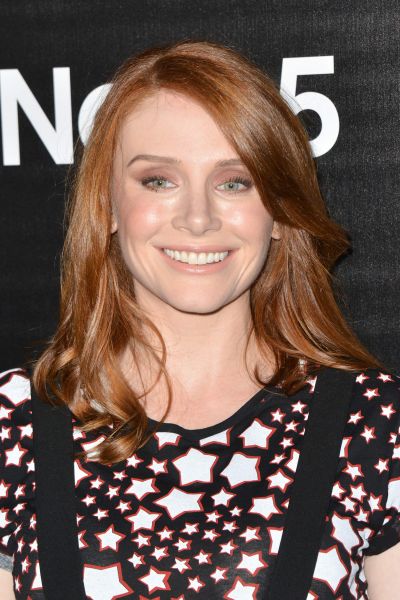 bryce-dallas-howard-celebrates-the-new-samsung-galaxy-s6-edge-and-galaxy-note5-august-182015-x23-12.jpg