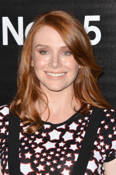 bryce-dallas-howard-celebrates-the-new-samsung-galaxy-s6-edge-and-galaxy-note5-august-182015-x23-14.jpg