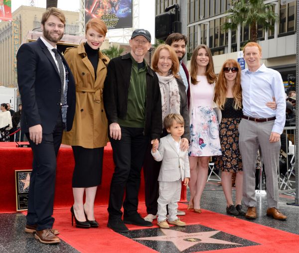 bryce-dallas-howard-ron-howard-honored-with-hollywood-walk-of-fame-star-hollywood-boulevard-in-hollywood-121015-11.jpg