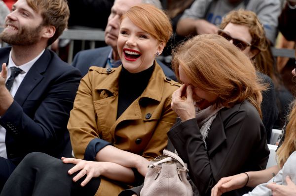 bryce-dallas-howard-ron-howard-honored-with-hollywood-walk-of-fame-star-hollywood-boulevard-in-hollywood-121015-18.jpg