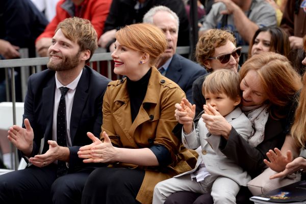 bryce-dallas-howard-ron-howard-honored-with-hollywood-walk-of-fame-star-hollywood-boulevard-in-hollywood-121015-20.jpg