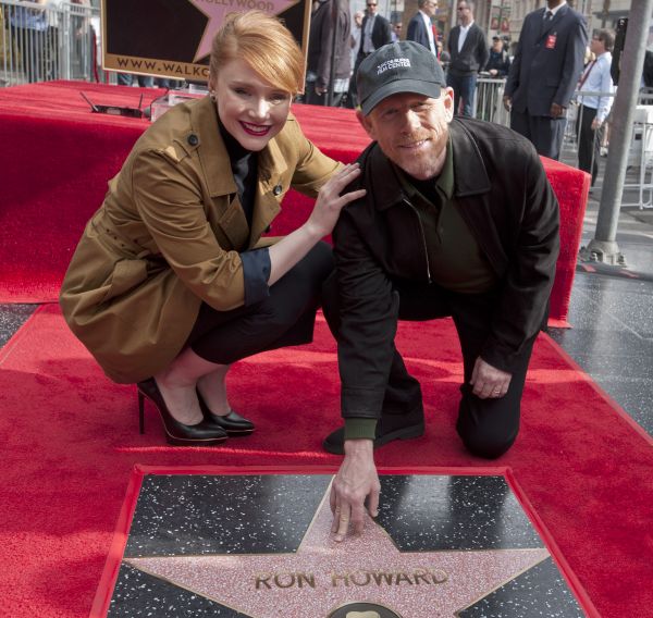 bryce-dallas-howard-ron-howard-honored-with-hollywood-walk-of-fame-star-hollywood-boulevard-in-hollywood-121015-6.jpg