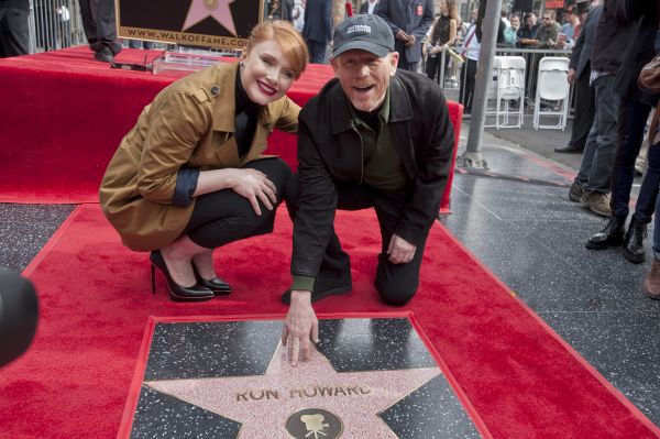 bryce-dallas-howard-ron-howard-honored-with-hollywood-walk-of-fame-star-hollywood-boulevard-in-hollywood-121015-9.jpg