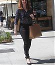 Bryce-Dallas-Howard-in-Black-Jeans-for-Shopping-in-Beverly-Hills-1.jpg