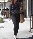 Bryce-Dallas-Howard-in-Black-Jeans-for-Shopping-in-Beverly-Hills-3.jpg