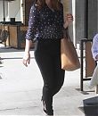 Bryce-Dallas-Howard-in-Black-Jeans-for-Shopping-in-Beverly-Hills-4.jpg