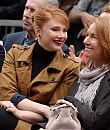 bryce-dallas-howard-ron-howard-honored-with-hollywood-walk-of-fame-star-hollywood-boulevard-in-hollywood-121015-22.jpg