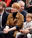 bryce-dallas-howard-ron-howard-honored-with-hollywood-walk-of-fame-star-hollywood-boulevard-in-hollywood-121015-25.jpg