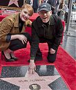 bryce-dallas-howard-ron-howard-honored-with-hollywood-walk-of-fame-star-hollywood-boulevard-in-hollywood-121015-9.jpg